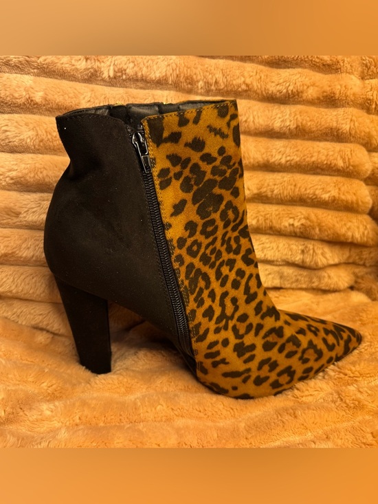🔥 ShoeDazzle Animal Print Ankle Booties Mixed Print Pointed Toe Statement Heels - Picture 3 of 10